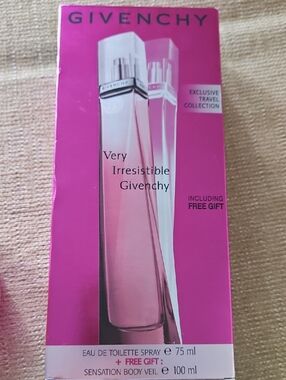 Givenchy Very Irresistible Gift Set Spray And Body Veil Lotion